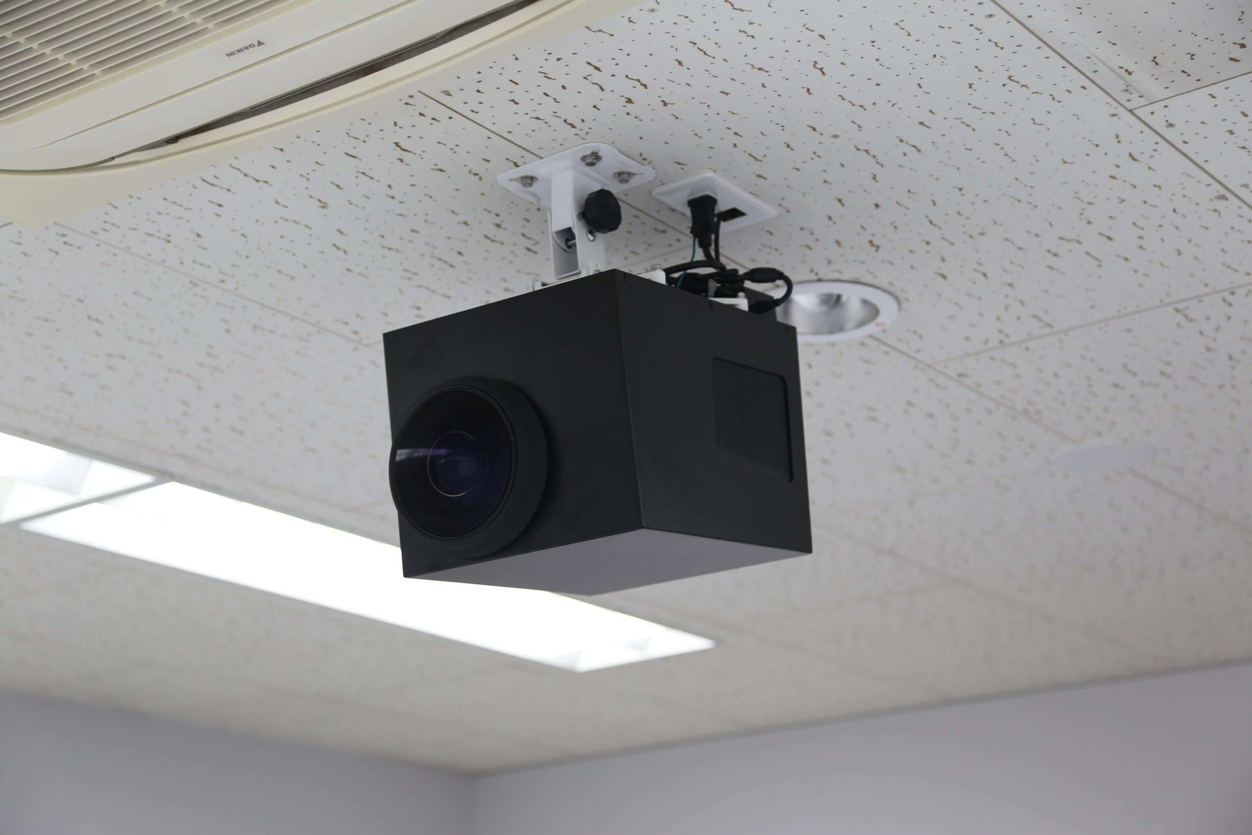 Reve360 天吊り設置